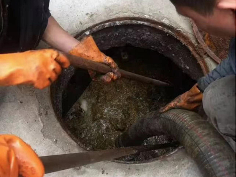 象山清理化粪池时如何避免沼气的危害？